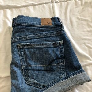 American Eagle Jean Shorts (Size 6)